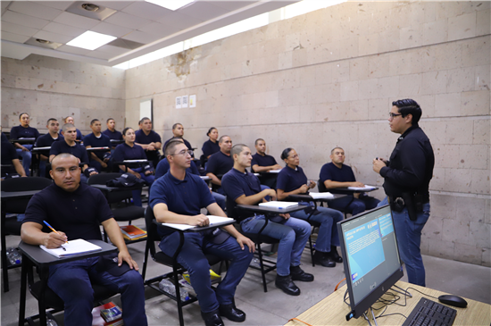 A dos meses de iniciada la academia cadetes se preparan en el ISSCUU ...